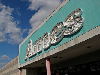 Former Ames store at Diamond Point Plaza [08]