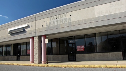 Former Tandy Leather store at Diamond Point Plaza