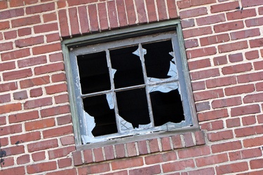 Broken windows at Lorton Reformatory [02]