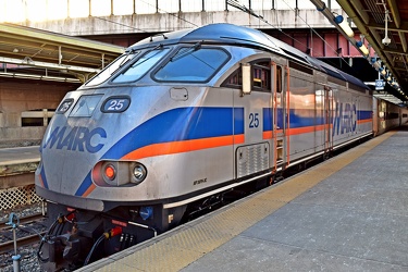 MARC locomotive 25 at Baltimore Penn Station [02]