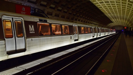 Pentagon City station [02]