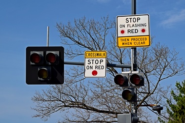 HAWK beacon at 16th and Jonquil Streets NW [01]