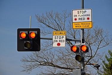 HAWK beacon at 16th and Jonquil Streets NW [02]