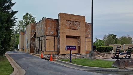 Taco Bell in Aspen Hill during renovation [02]