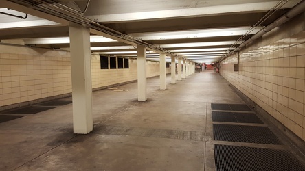 Underground passage between subway stations