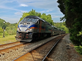 MARC locomotive 17 at Kensington station