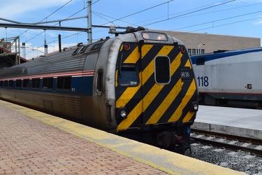 Amfleet cab car at Harrisburg