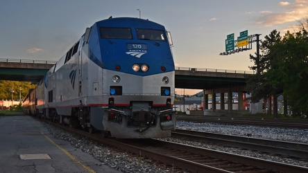 Amtrak 120 arriving at Cumberland