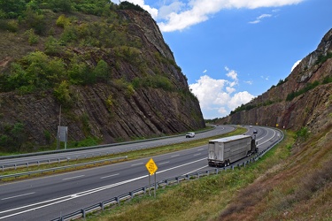 Interstate 68 cut through Sideling Hill [03]