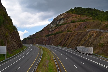 Interstate 68 cut through Sideling Hill [01]