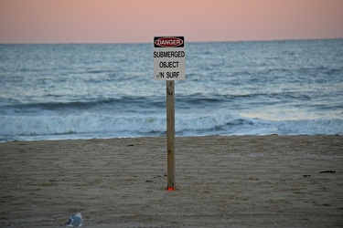 Submerged object sign