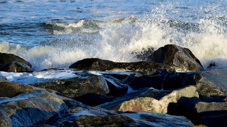 Waves crashing on the rocks [01]