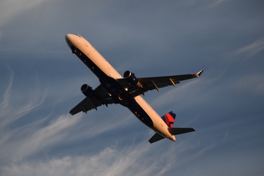 N302DN departing Washington National Airport [02]