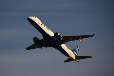 N348JB departing Washington National Airport