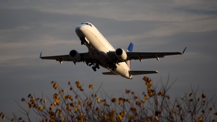 N858RW departing Washington National Airport [01]