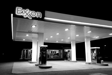 Exxon station in King George, Virginia [02]