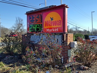 Damaged Wawa sign [01]