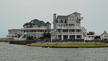 Beach houses in Hatteras Village [03]