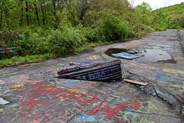 Abandoned couch on the Graffiti Highway [01]