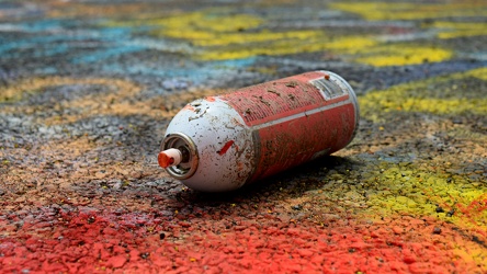 Discarded spray paint can [04]