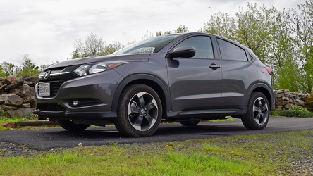 Honda HR-V at SS Peter & Paul Cemetery [04]