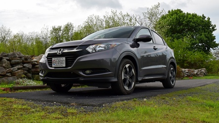 Honda HR-V at SS Peter & Paul Cemetery [03]