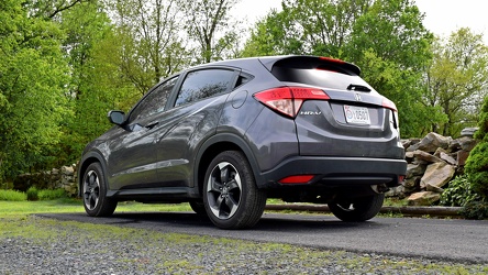 Honda HR-V at SS Peter & Paul Cemetery [01]