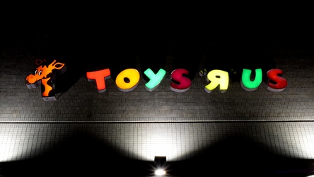 Vintage Toys "R" Us sign [01]