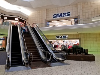 Sears at Lakeforest Mall