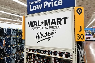 Old Walmart logo still in use