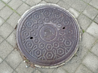 Bell Canada manhole cover [01]