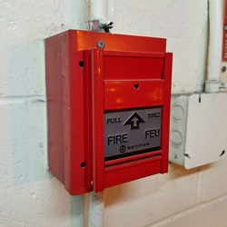 Fire alarm pull station at the Chelsea Hotel [01]