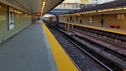 Platforms at Rosedale station [02]