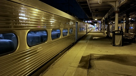 SEPTA Regional Rail train at Trenton Transit Center [01]