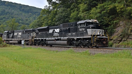 Norfolk Southern 7278 and 6909