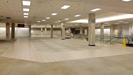 Vacant second floor at Sears in Security Square Mall [02]