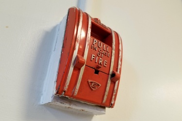 Edwards fire alarm pull station [03]