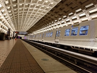 Blue Line train at Pentagon City [01]