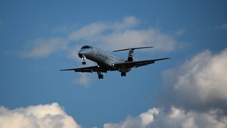 N625AE landing at Baltimore-Washington International Airport (BWI) [01]