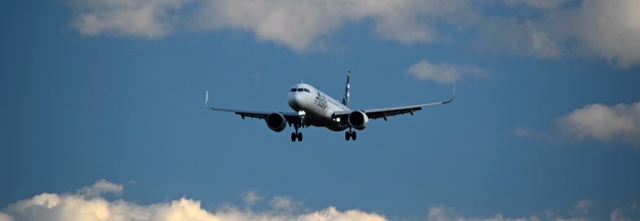 N929VA landing at Baltimore-Washington International Airport (BWI) [01]