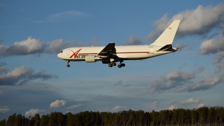 N750AX landing at Baltimore-Washington International Airport (BWI) [07]