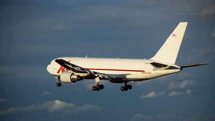 N750AX landing at Baltimore-Washington International Airport (BWI) [08]