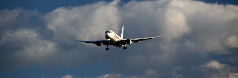 N750AX landing at Baltimore-Washington International Airport (BWI) [01]