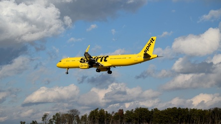 N665NK landing at Baltimore-Washington International Airport (BWI) [06]