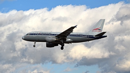 N745VJ landing at Baltimore-Washington International Airport (BWI) [03]