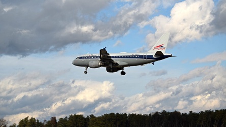 N745VJ landing at Baltimore-Washington International Airport (BWI) [04]