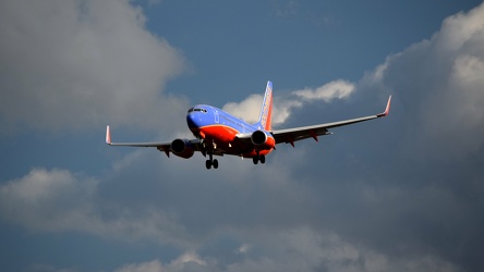 N768SW landing at Baltimore-Washington International Airport (BWI) [01]