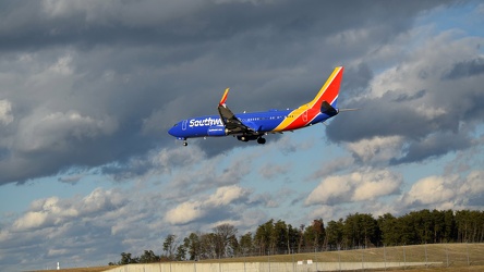 N8582Z landing at Baltimore-Washington International Airport (BWI) [07]