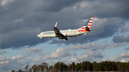 N346PR landing at Baltimore-Washington International Airport (BWI) [06]