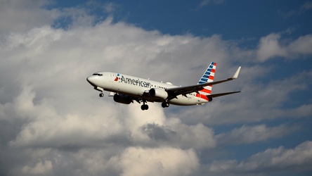 N346PR landing at Baltimore-Washington International Airport (BWI) [04]